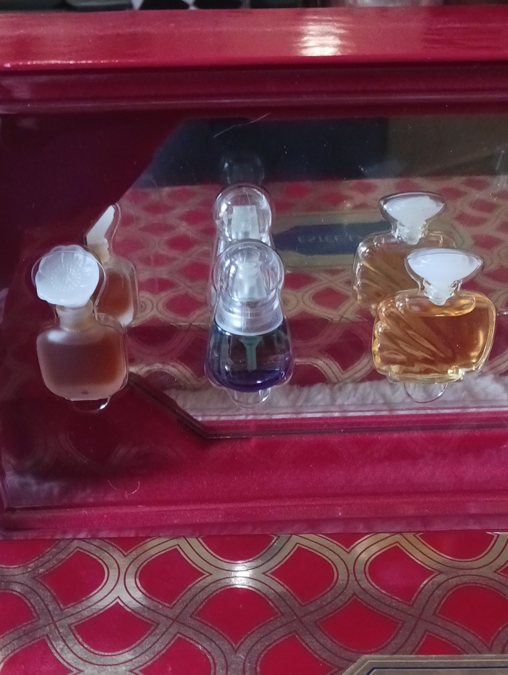 Estee Lauder Small Wonders Gift Set - Red - Picture 4 of 6